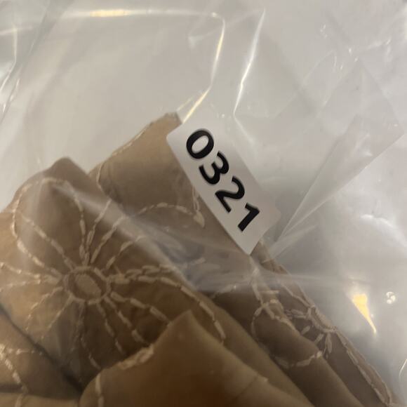 Silk Land Womens Embroidered Sleeveless Button up 10 Floral Classic Quiet Luxury - Picture 10 of 10